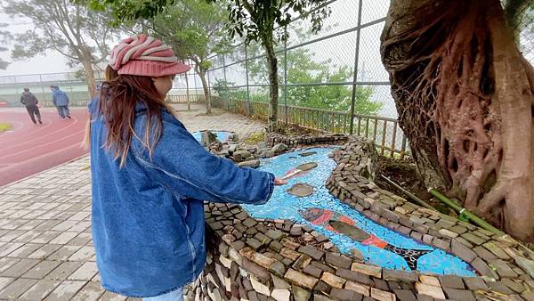 新竹尖石秘境!藏在雲霧裡的錦屏國小操場,不只跑跑跳跳,還有菜 新竹尖石秘境!藏在雲霧裡的錦屏國小操場,不只跑跑跳跳,還有菜