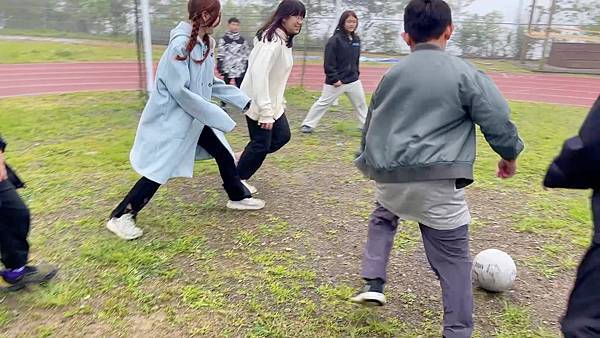 新竹尖石秘境!藏在雲霧裡的錦屏國小操場,不只跑跑跳跳,還有菜 新竹尖石秘境!藏在雲霧裡的錦屏國小操場,不只跑跑跳跳,還有菜