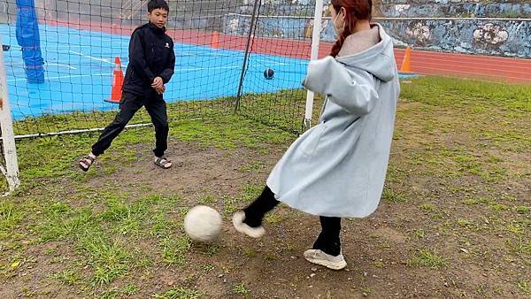新竹尖石秘境!藏在雲霧裡的錦屏國小操場,不只跑跑跳跳,還有菜 新竹尖石秘境!藏在雲霧裡的錦屏國小操場,不只跑跑跳跳,還有菜
