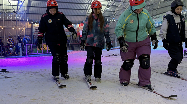 【亞米一家GO】新竹小叮噹科學園區兩天一夜！超爆笑滑雪特訓＋