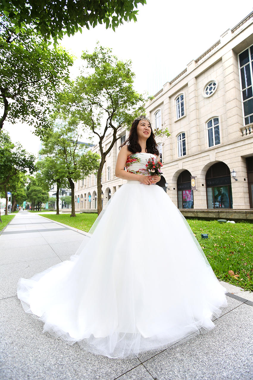 不付房租的魔王_租一套民房租婚纱(2)