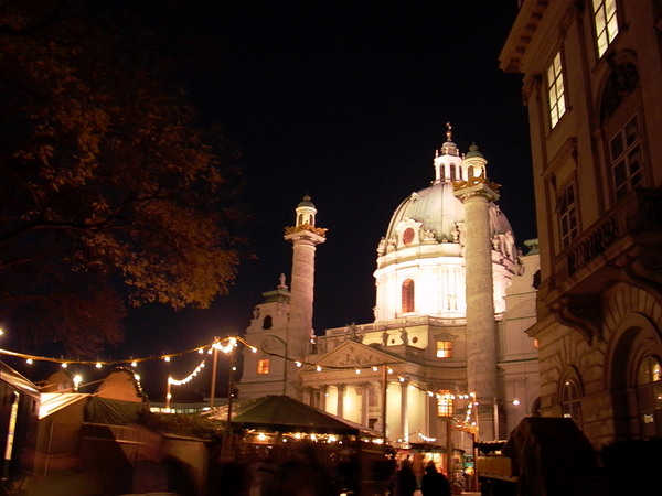 繞一繞  又繞到Christmas Market