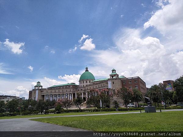 亞洲大學,黃金雨步道,阿勃勒,荷花池,木蓮小徑,植物裝置藝術,亞洲現代美術館,台中,霧峰,台中景點