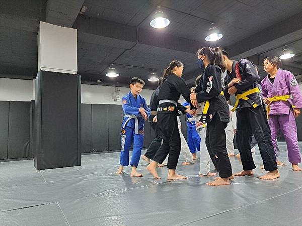 [ 參訪巴柔 ]  BJJ 學童班的專業教練 -  鄭智仁 