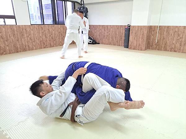 [ 參訪巴柔 ] 本土 BJJ 棕帶 HOWIE教練（巴西柔