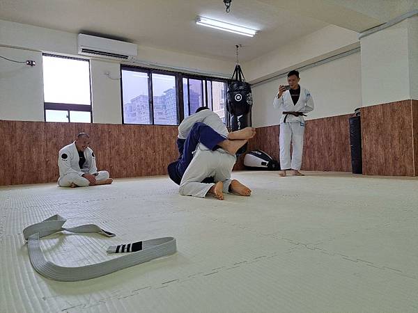 [ 參訪巴柔 ] 本土 BJJ 棕帶 HOWIE教練（巴西柔