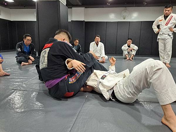 [ 參訪巴柔 ] 阿源教練的 BJJ 入門課程