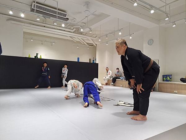 [ 參訪巴柔 ] 本土 BJJ 棕帶JERRY教練 (兒童進