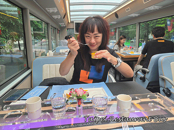 台北雙層觀光巴士下午茶:用美食與美景來場城市冒險 台北雙層觀光巴士下午茶:用美食與美景來場城市冒險