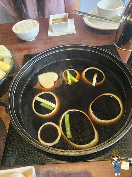 桃園中壢福叄鍋物:從木質門面走進肉與甜點的雙重盛宴 極黑豚 桃園中壢福叄鍋物:從木質門面走進肉與甜點的雙重盛宴 極黑豚