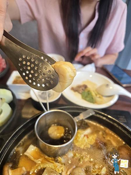 桃園中壢福叄鍋物:從木質門面走進肉與甜點的雙重盛宴 極黑豚 桃園中壢福叄鍋物:從木質門面走進肉與甜點的雙重盛宴 極黑豚