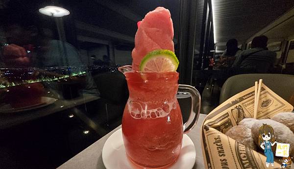 見山景觀餐廳龍潭乳姑山的祕境夜景與夕陽饗宴,落地窗裡的浪漫 見山景觀餐廳龍潭乳姑山的祕境夜景與夕陽饗宴,落地窗裡的浪漫