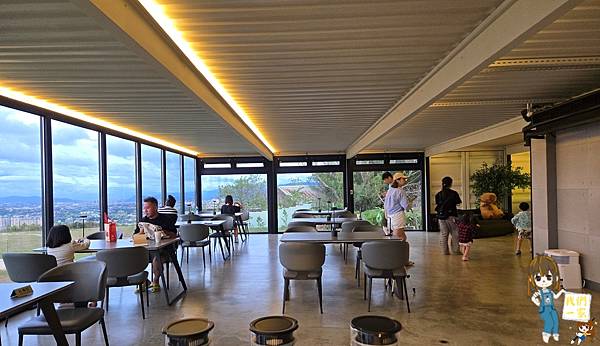 見山景觀餐廳龍潭乳姑山的祕境夜景與夕陽饗宴,落地窗裡的浪漫 見山景觀餐廳龍潭乳姑山的祕境夜景與夕陽饗宴,落地窗裡的浪漫