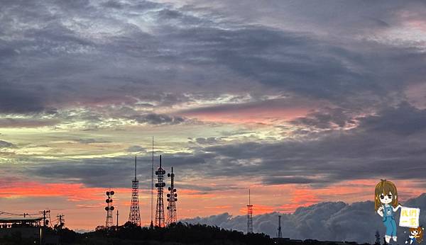 見山景觀餐廳龍潭乳姑山的祕境夜景與夕陽饗宴,落地窗裡的浪漫 見山景觀餐廳龍潭乳姑山的祕境夜景與夕陽饗宴,落地窗裡的浪漫
