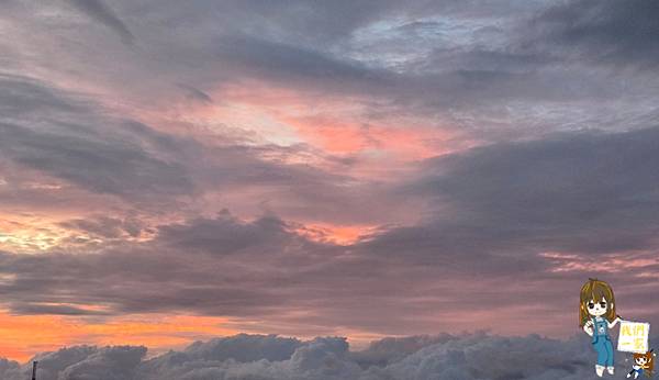 見山景觀餐廳龍潭乳姑山的祕境夜景與夕陽饗宴,落地窗裡的浪漫