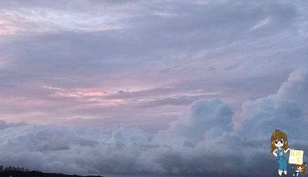 見山景觀餐廳龍潭乳姑山的祕境夜景與夕陽饗宴,落地窗裡的浪漫