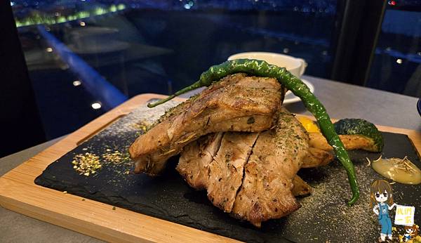 見山景觀餐廳龍潭乳姑山的祕境夜景與夕陽饗宴,落地窗裡的浪漫 見山景觀餐廳龍潭乳姑山的祕境夜景與夕陽饗宴,落地窗裡的浪漫