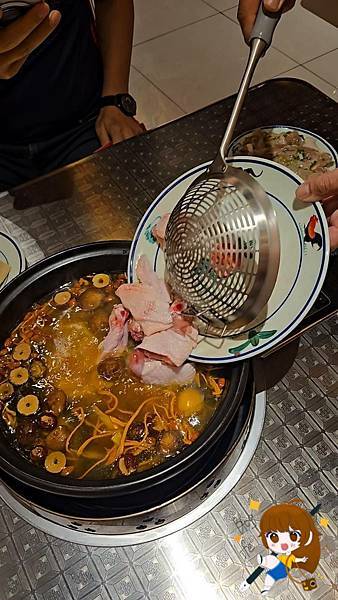 桃園中壢 食霸鮮切雞火鍋-- 火鍋界的溫柔暴擊,一鍋就懂什 桃園中壢 食霸鮮切雞火鍋-- 火鍋界的溫柔暴擊,一鍋就懂什