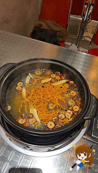 桃園中壢 食霸鮮切雞火鍋-- 火鍋界的溫柔暴擊,一鍋就懂什 桃園中壢 食霸鮮切雞火鍋-- 火鍋界的溫柔暴擊,一鍋就懂什