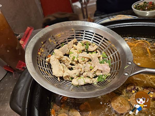 桃園中壢 食霸鮮切雞火鍋-- 火鍋界的溫柔暴擊,一鍋就懂什 桃園中壢 食霸鮮切雞火鍋-- 火鍋界的溫柔暴擊,一鍋就懂什