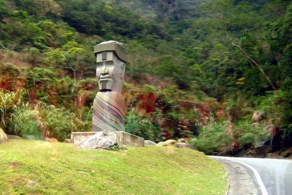 太魯閣布洛灣的「微笑老蕭」