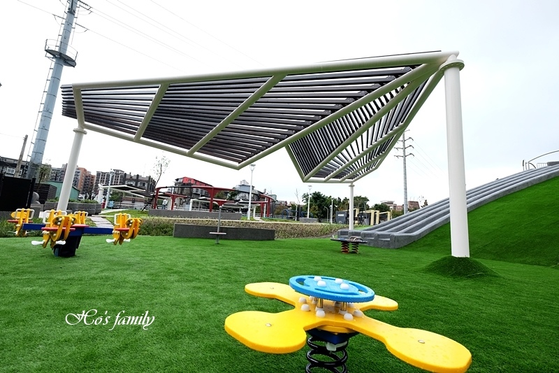 新北汐止白雲公園 紙飛機主題特色公園 新北親子景點推薦 超霸氣9道磨石溜滑梯 全台首創環狀鞦韆 1 1 3 玩學樂生活 痞客邦