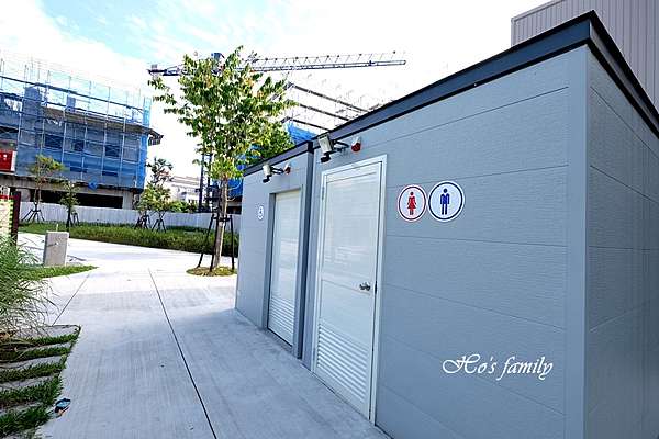 台中特色公園 大雅二和公園 台中首創蜂巢設計12感官遊具 碗公溜滑梯 大沙坑 行星爬架 挖土機 光影涵洞 1 1 3 玩學樂生活