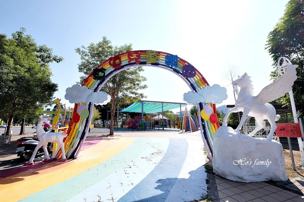 南投親子景點 草屯兒童樂園 繽紛特色公園免費放電 海盜船城堡溜滑梯 沙坑 攀爬架 塗鴉牆 1 1 3 玩學樂生活 痞客邦 南投親子景點 草屯兒童樂園 繽紛特色公園免費放電 海盜船城堡溜滑梯 沙坑 攀爬架 塗鴉牆 1 1 3 玩學樂生活 痞客邦
