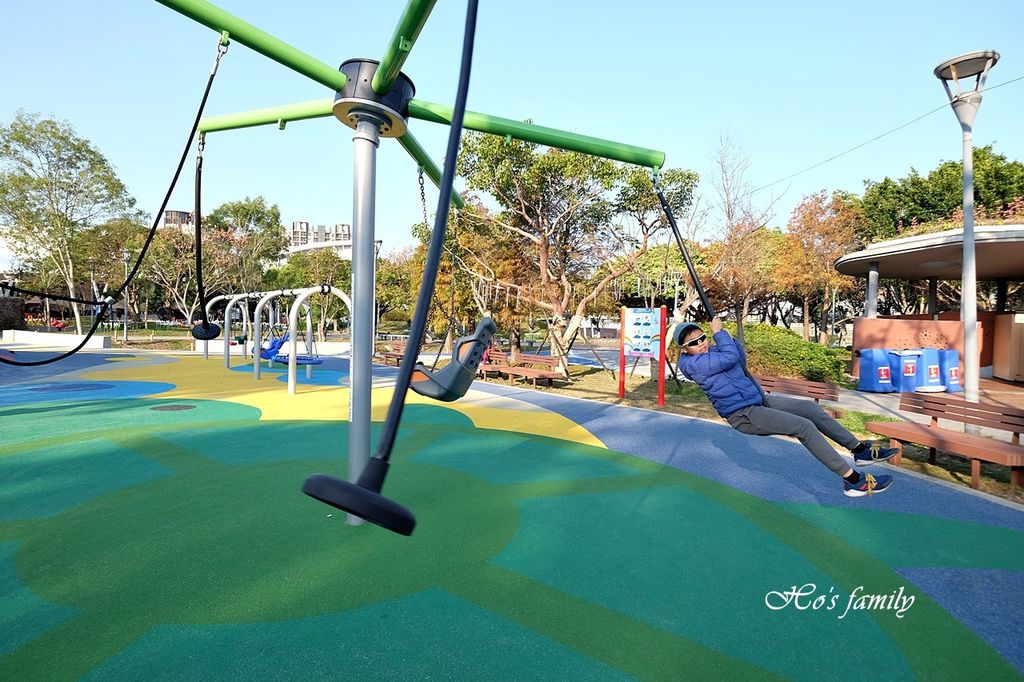 【桃園親子景點】新勢公園共融兒童遊戲場26.JPG