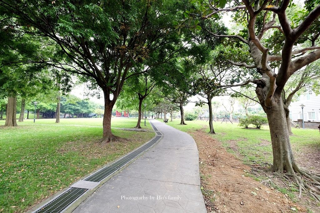 【桃園大溪親子景點】大溪埔頂公園～森林遊戲場滾輪溜滑梯免費玩！高空溜索、樹屋，5大遊戲區野餐玩樂2.JPG