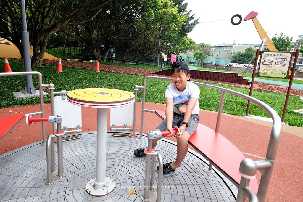 【桃園大溪親子景點】大溪埔頂公園～森林遊戲場滾輪溜滑梯免費玩！高空溜索、樹屋，5大遊戲區野餐玩樂16.JPG