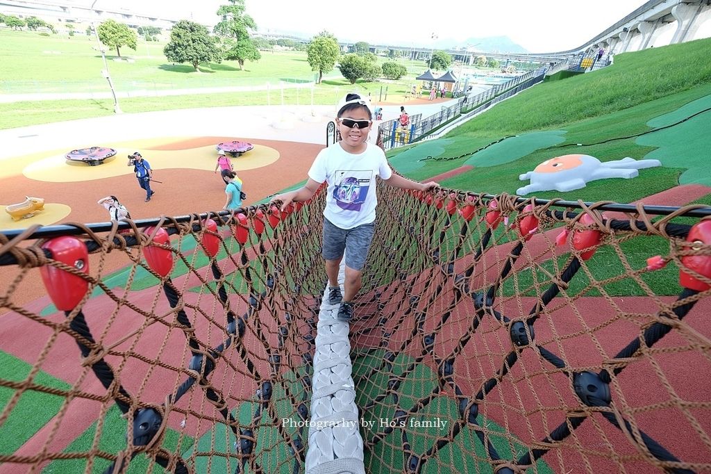 【新北大都會公園】獼猴溜滑梯、大台北都會公園幸運草地景溜滑梯、瀑布滑草場、堤坡滑梯樂園、停車及交通4.JPG