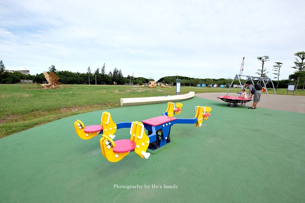 【新北親子公園】八里十三行文化公園遊戲場～交通、磨石子滑梯X滑草場X溜索、共融沙坑，八里一日遊景點23.JPG