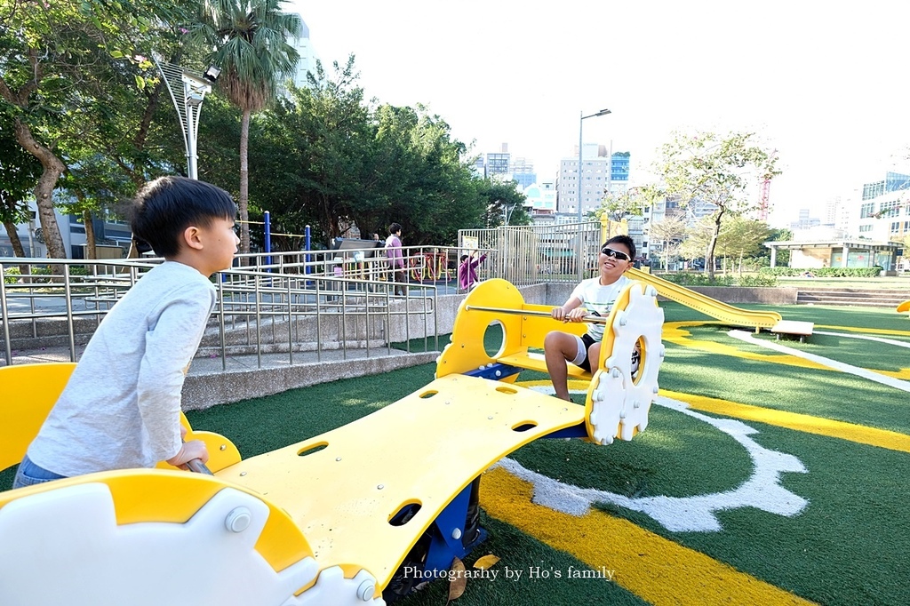 【台北大同區特色公園】建成公園共融遊戲場15.JPG