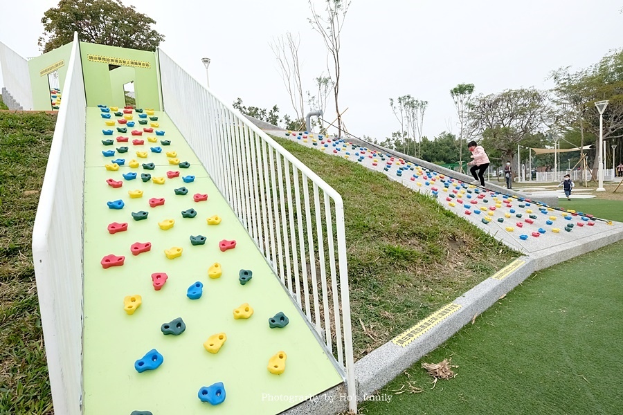 高雄特色公園》岡山河堤公園共融遊戲場19.JPG