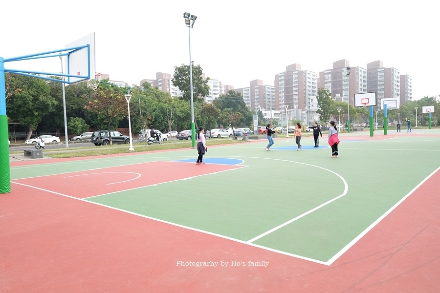 高雄特色公園》岡山河堤公園共融遊戲場28.JPG