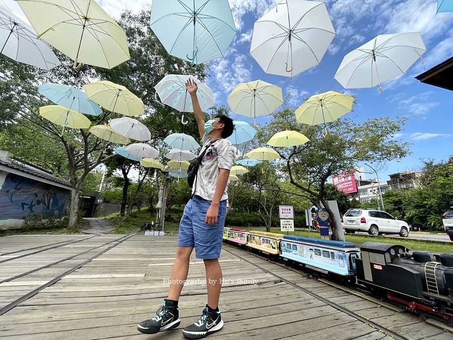 新竹合興車站》小火車出發！夢幻傘海、特色公園遊戲場溜滑梯8.JPG