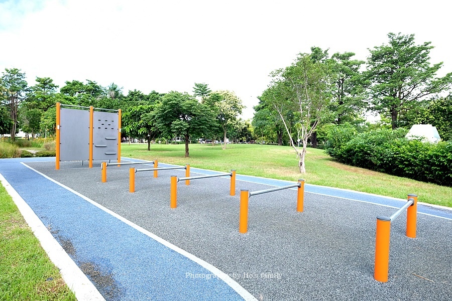 台中特色公園遊戲場》黎新公園24.JPG