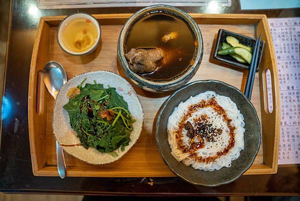 台北大同區 正一堂養生膳食坊 美味養生雞湯補身子、暖暖胃