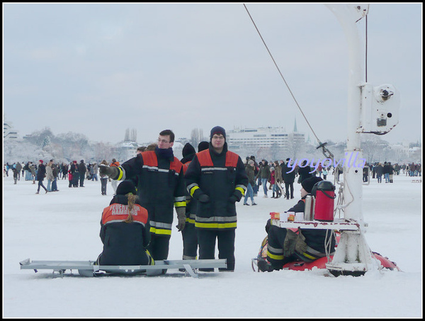 德國 漢堡 結冰的阿爾斯特湖 Alster Lake in Winter, Hamburg, Germany