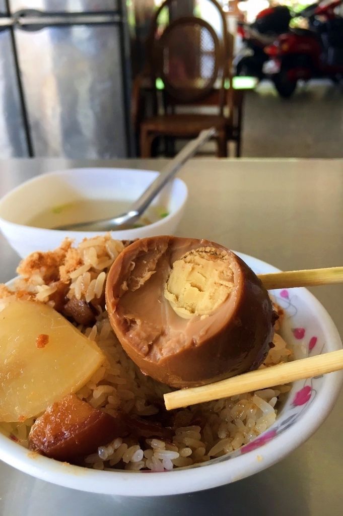 【高雄】阿婆米糕。$35還附一顆滷蛋,俗擱大碗!《高雄小吃》.桑尼瘦不了 【高雄】阿婆米糕。$35還附一顆滷蛋,俗擱大碗!《高雄小吃》.桑尼瘦不了