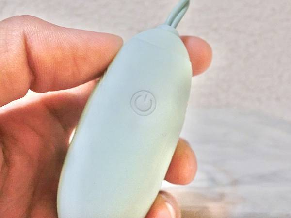 【2024情趣用品排行榜】如何挑選妳的第一支按摩棒?網友激推