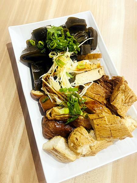 【新北美食】台式創意料理！肚肚餐室DOODOOHungry滿