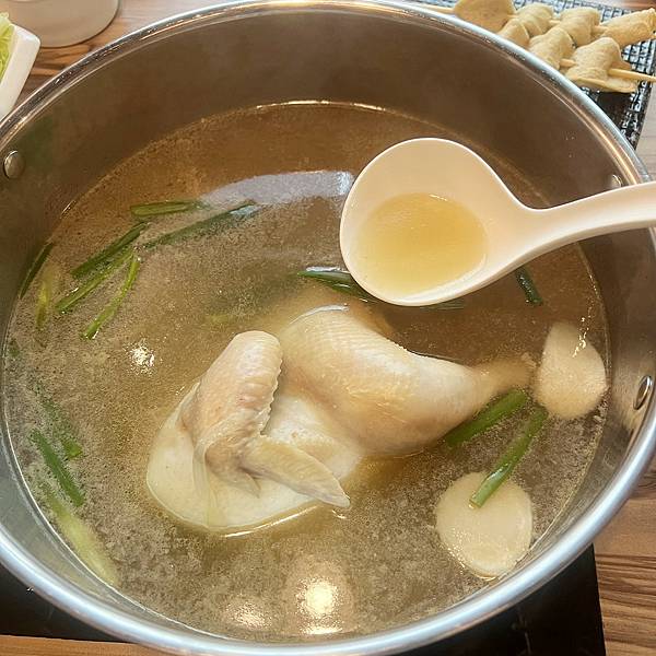 【台北美食】韓國春雞湯台灣吃得到！朋月栻餐飲集團最強韓雞雞 