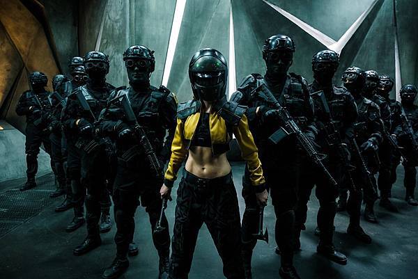 3-滅世男孩_劇照05_潔西卡羅瑟(中)