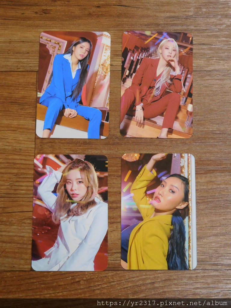 4 season F%2FW MAMAMOO concert 小卡收集冊-正面