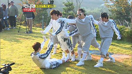 2012.10.14 HoMin - Catch Me @ SBS Running Man.mkv_20121017_214618.353