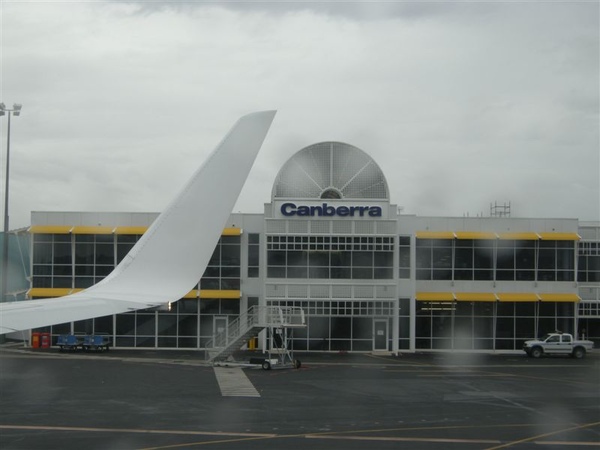 Canberra的小布拉基機場