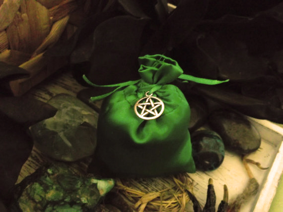 green-money-mojo-bag.jpg green-money-mojo-bag.jpg