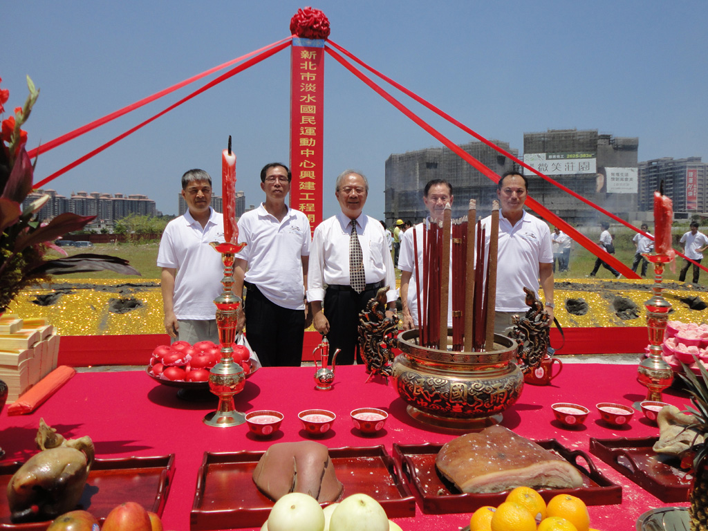 喻台生建築師事務所相關人員合照:儲中元、吳忠恩、喻台生建築師、蔣憲滇、林文超